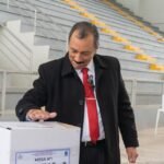 Vargas y Borja lideran rumbo a la segunda vuelta en la UAGRM