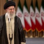 El líder supremo de Irán reta a Trump y advierte de «consecuencias irreparables» si EEUU entra en la guerra