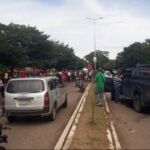 Bloquean la antigua carretera a Santa Cruz-Cochabamba en protesta por falta de combustible