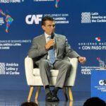 Bolivia cierra tres acuerdos con la CAF durante su participación en Foro