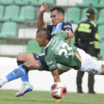 El clásico cruceño cerró con una pelea campal