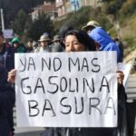 Gasolina desestabilizada: Choferes de Oruro comienzan paro y bloqueo de vías