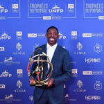 Dembélé es elegido el mejor jugador de la Ligue 1 pese a sus números y abre el debate 