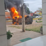 Trágico accidente en Santa Fe involucra a policías y provoca protesta violenta en la población