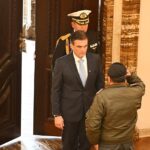 Jefes de las FFAA ingresan a Palacio Quemado; Paz promulgará la Ley de Estados de Excepción