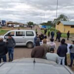 Productores y transporte pesado protestan en Viru Viru y exigen desbloqueo de vías
