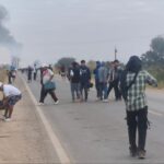 Dos ministros se presentan en San Julián en medio de enfrentamientos por desbloqueo de ruta