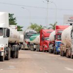 Filas por combustible continúan luego de los bloqueos, los choferes se pronunciaron