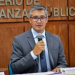 Gobierno busca liberar Bs 2.200 millones para reactivar la economía y espera respaldo del FMI