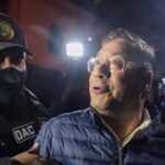 Luis Arce abandona el penal de San Pedro rumbo al hospital
