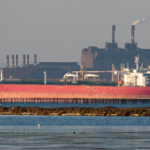 Se registra una nueva leve subida del precio del barril de petróleo entre alza de tensión en Medio Oriente